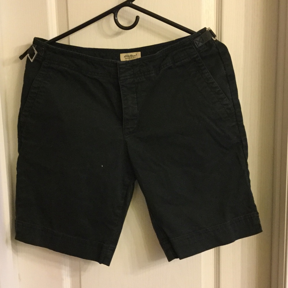2 pairs of bermudas